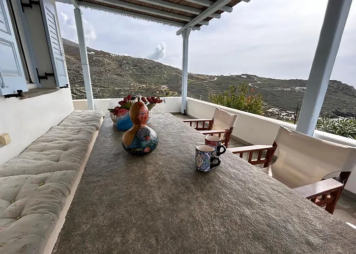 Demy Semesterbostad Kardhianí